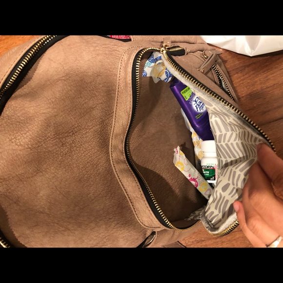 Brown travel backpack - Picture 2 of 4